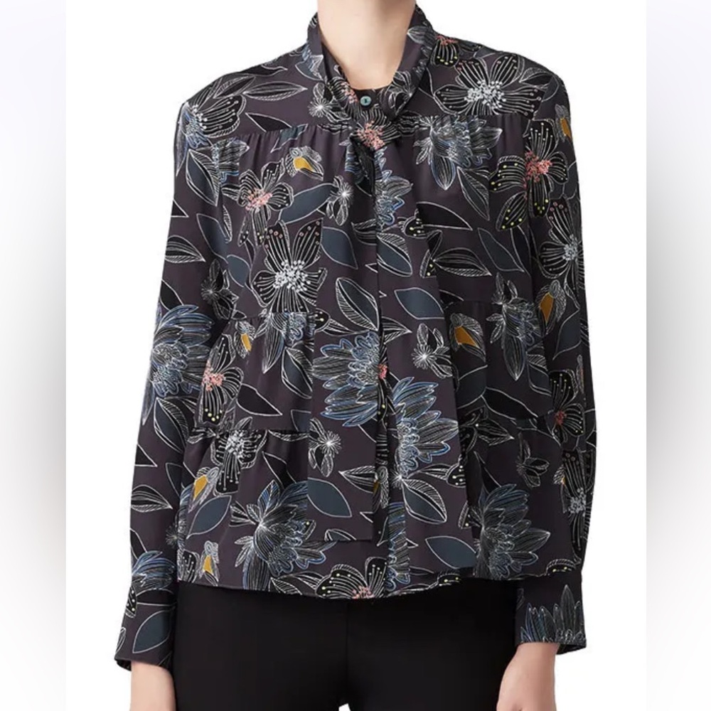Becken size 0 tiered tie floral blouse